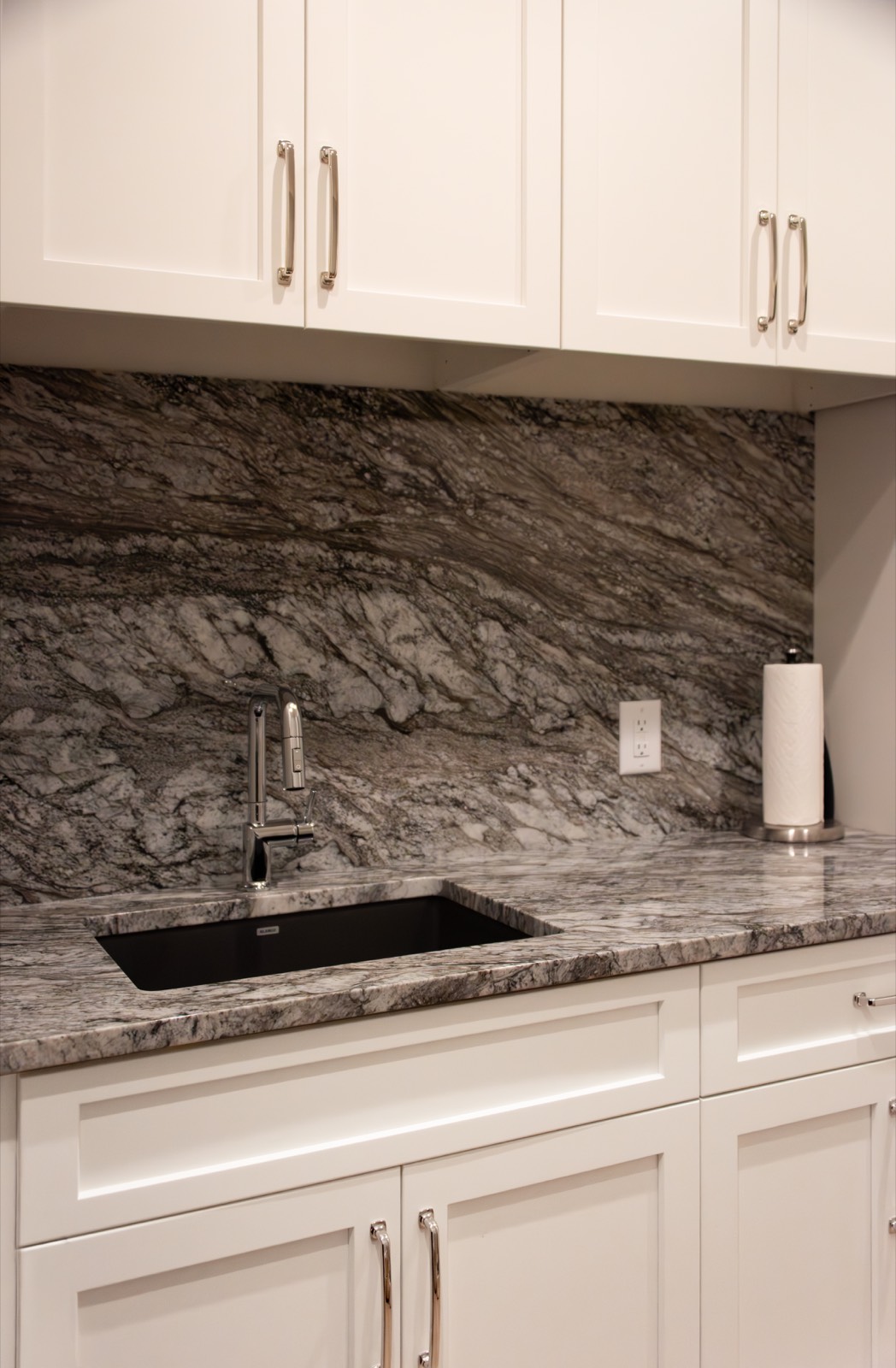 Laundry room countertop in Blue Dunes granite